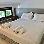 Pleiades Boutique Vila Kriopigi